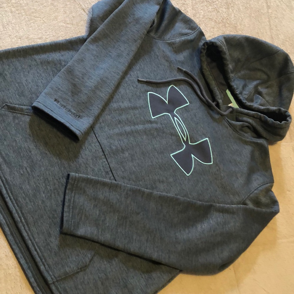 Women’s Medium Under Armour Hooded Sweatshirt M